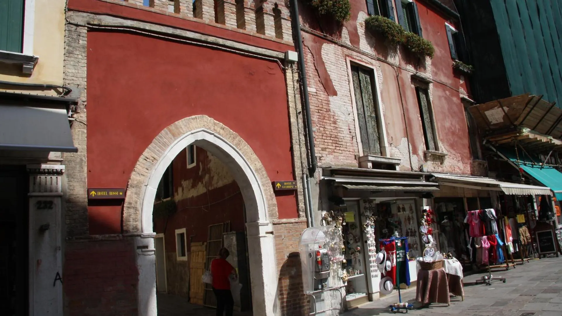 Hotel Guerrini Venedik 2*,  İtalya