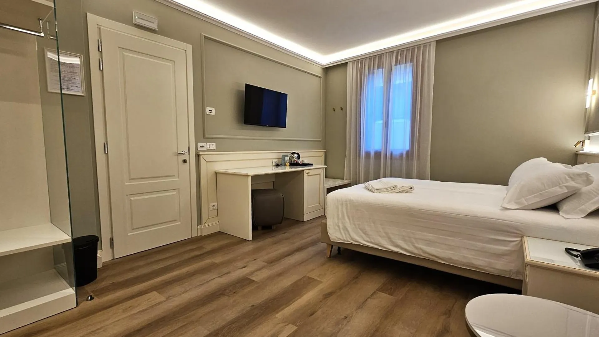 Hotel Guerrini Venedik 2*,