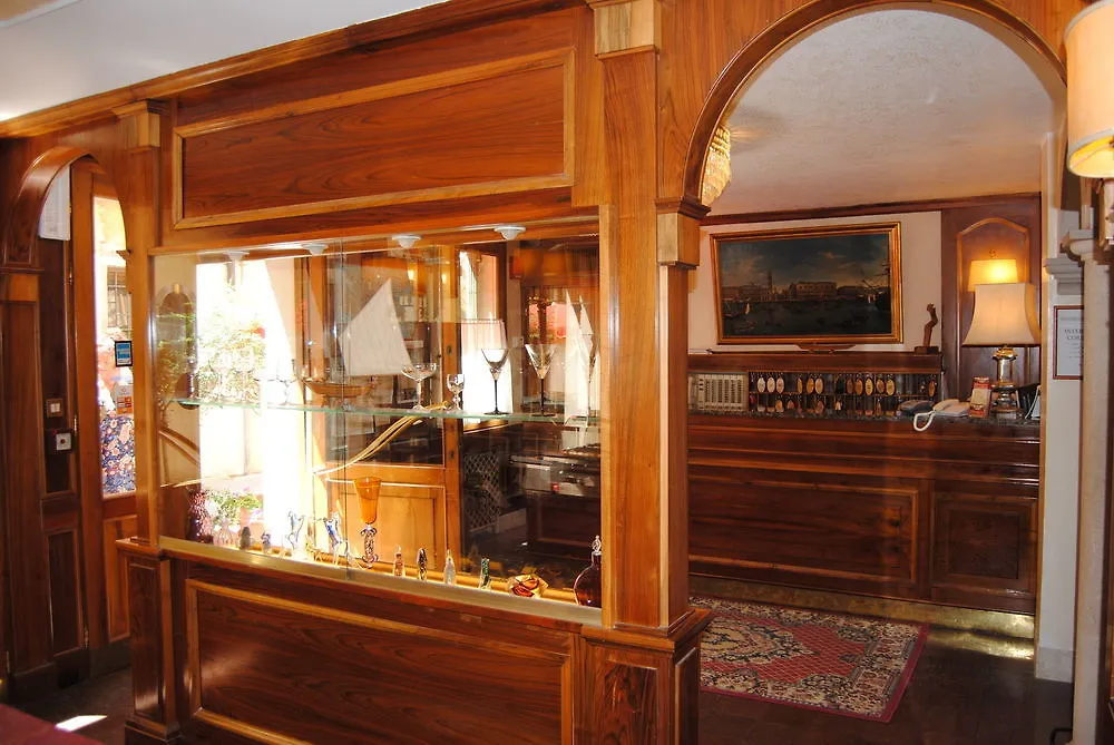 Hotel Guerrini Venedik 2*,  İtalya