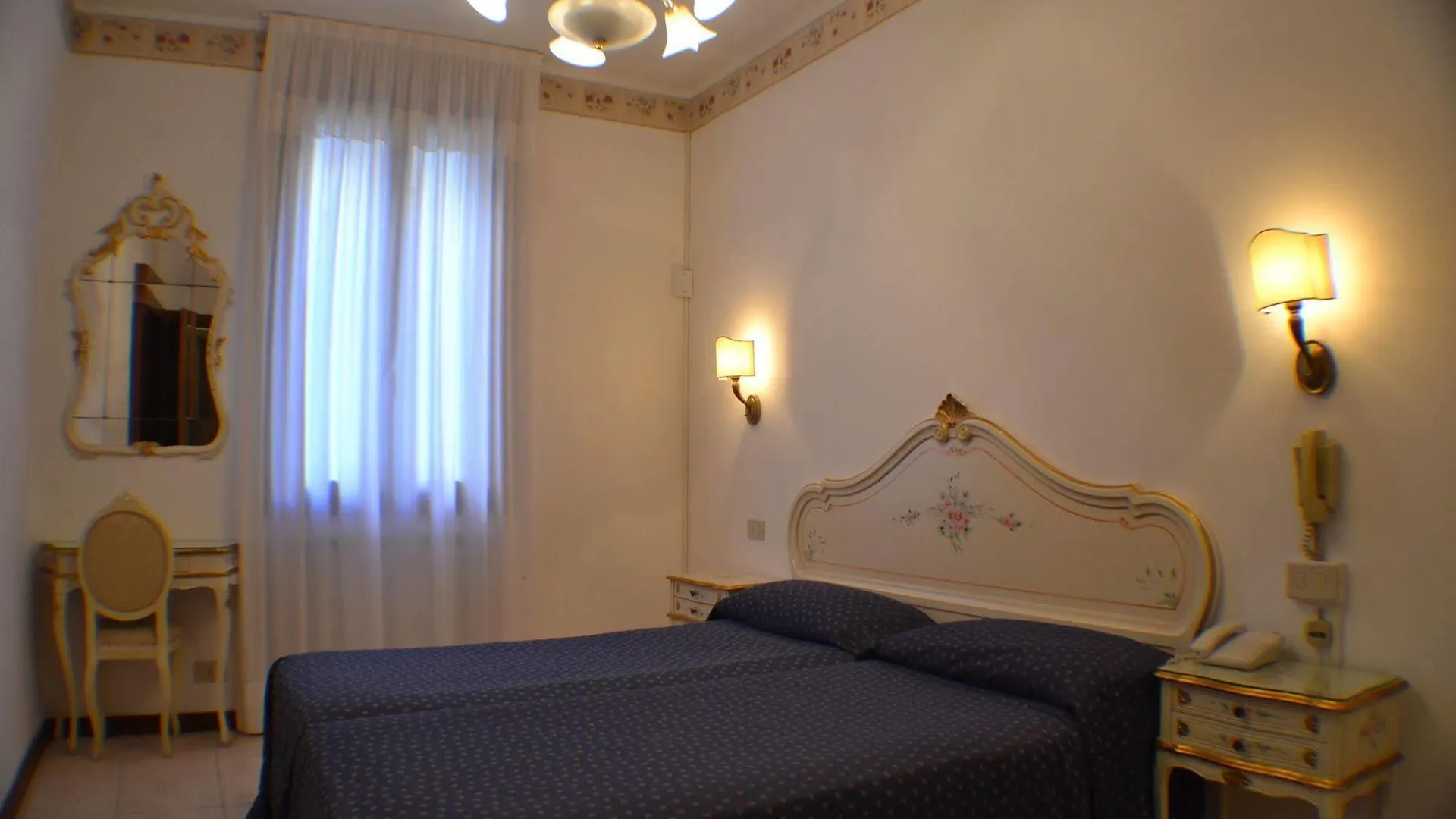 Hotel Guerrini Venedik 2*,